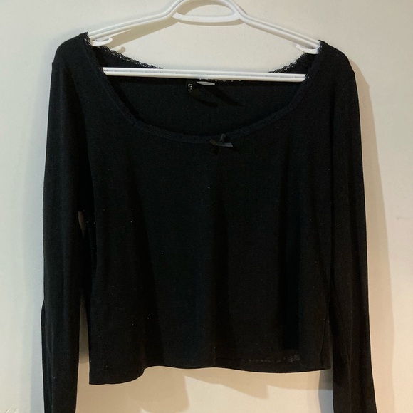 Long sleeve lace trimmed scoop neck top - Picture 1 of 2